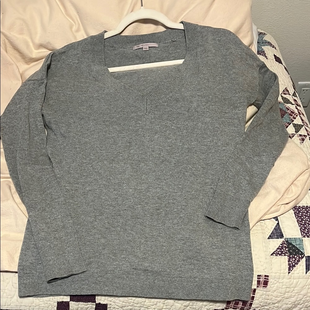 GAP Gray V-Neck Sweater for Women